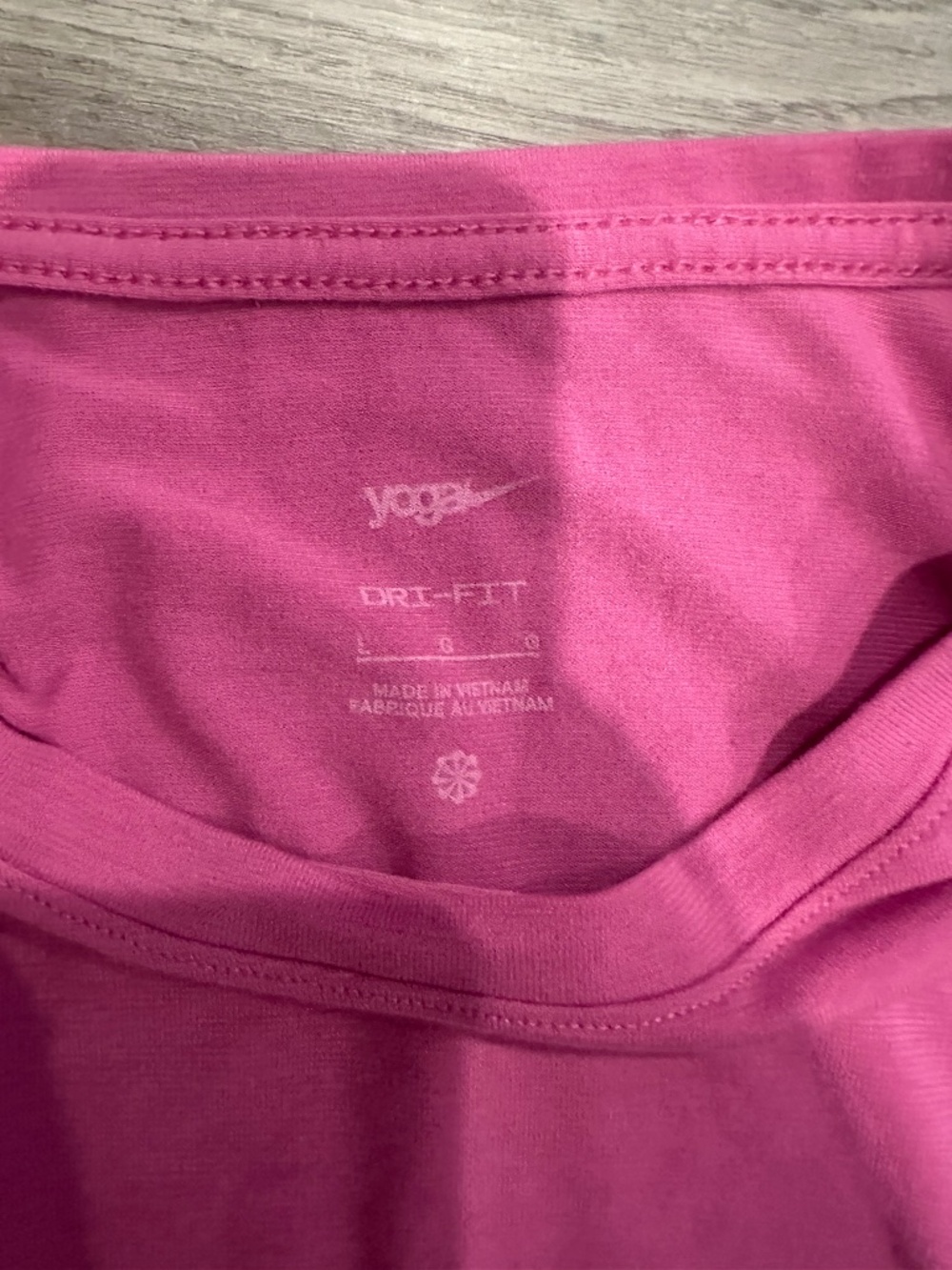 Nike women’s top